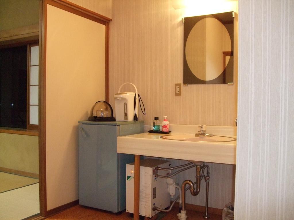 Marunaka Ryokan Matsumoto Zimmer foto